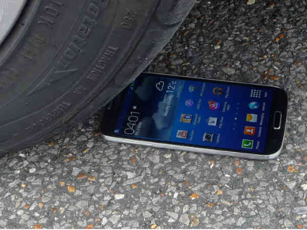 Samsung Kendi Ürettiği Ekranı Kullanıcak!