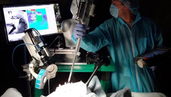 Geliştirilen Cerrah Robot Yumuşak Doku Ameliyatı Yaptı