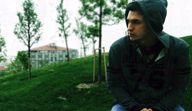 Youtuber Emre Özkan ve Kız Arkadaşı Çıkan Yangında Hayatını Kaybetti