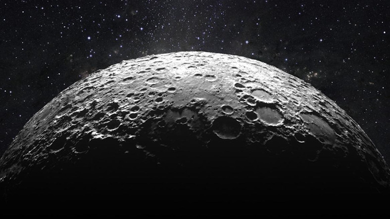 Çin Ay`ın Karanlık Yüzüne Keşif Aracı Gönderdi