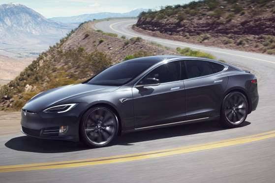 Park Halindeki Tesla Model S Neden Alev Aldı?